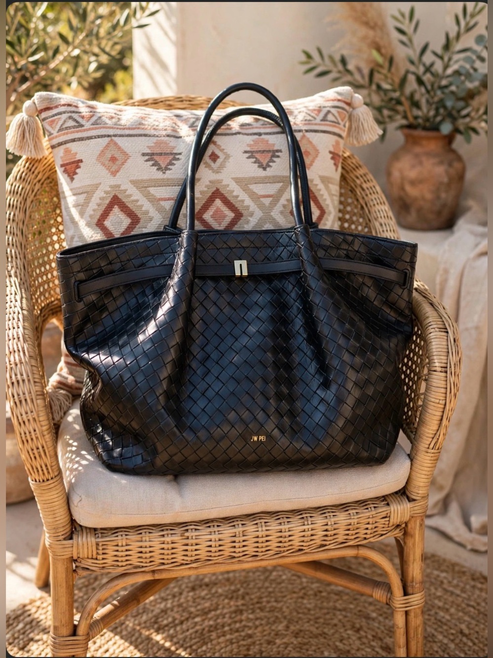 New JW PEI Black Hana Large Weave Texture Vegan Leather Tote Bag 🖤✨